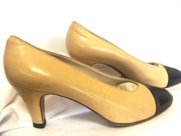 VINTAGE CHANEL CLASSIC PATENT & SMOOTH LEATHER CAP TOE HEELS PUMPS SHOES  36/ 6