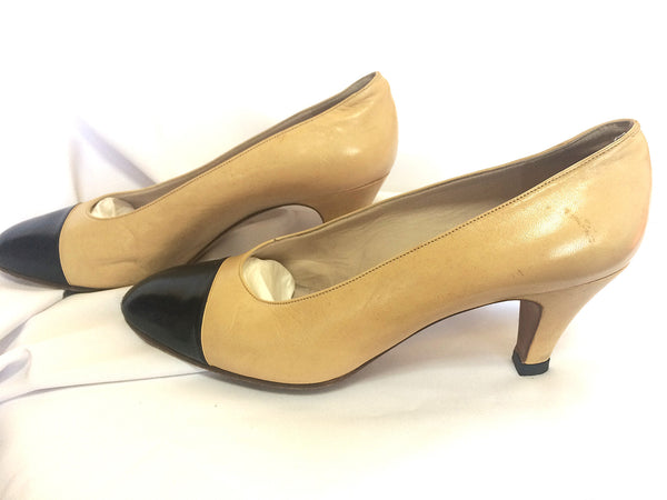 Vintage CHANEL beige and black leather shoes, classic pumps. EU 36, US5.5.  small size