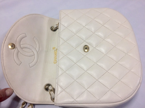 Reserved for Jessica. Vintage CHANEL ivory white lambskin 2.55