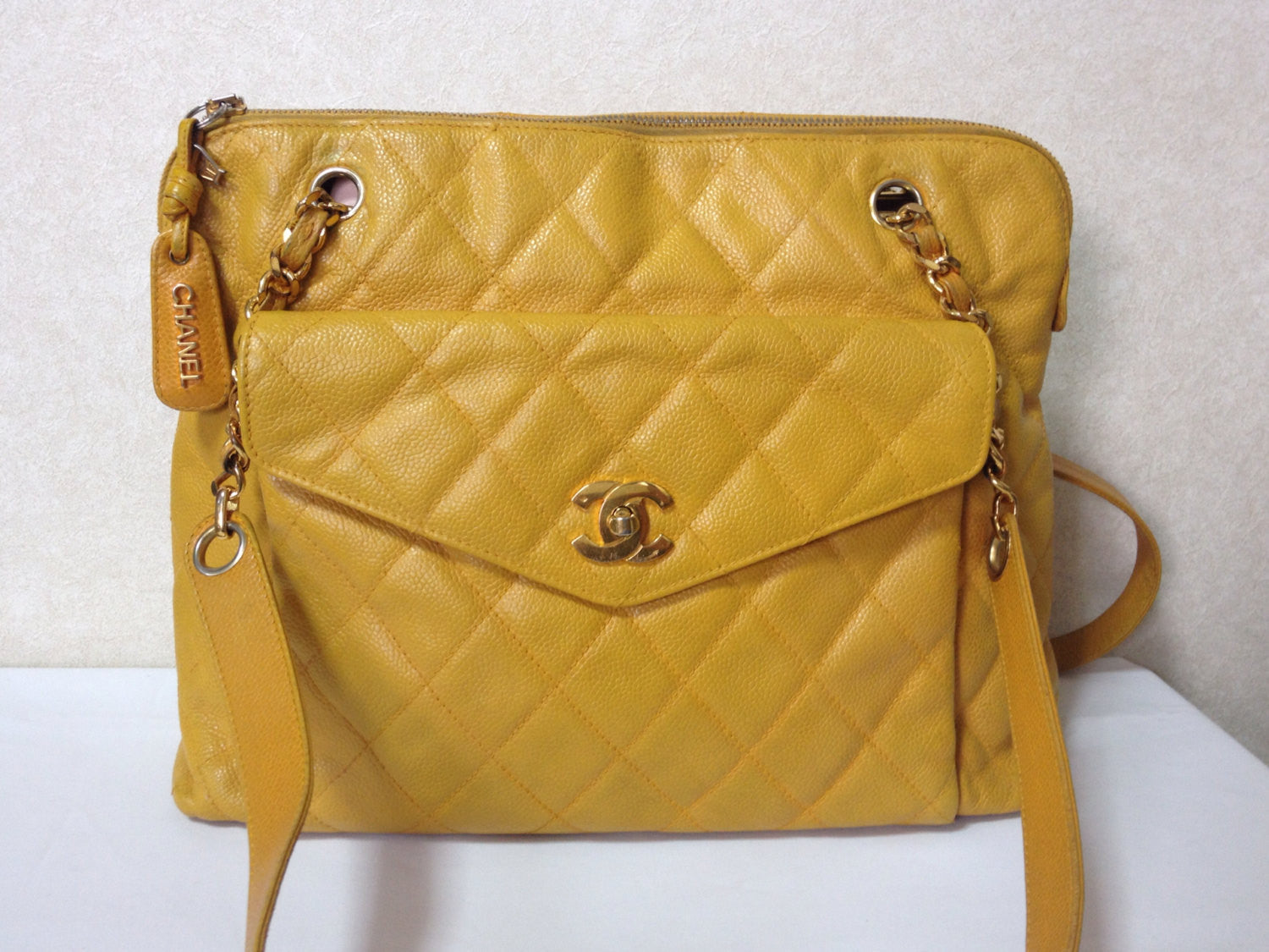 Vintage Chanel yellow caviar leather chain shoulder bag with golden CC –  eNdApPi ***where you can find your favorite designer  vintages..authentic, affordable, and lovable.